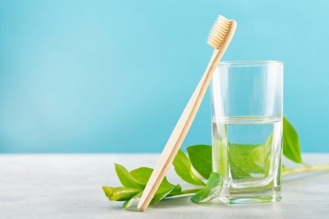 Fighting a toothache (1) Fighting a toothache