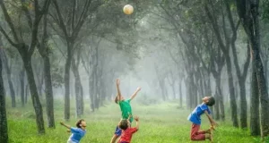 How to Stay Fit While Traveling: No-Equipment Workouts Outdoor Fitness Trends